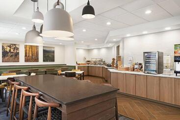 هتل Fairfield Inn By Marriott Warren Niles
