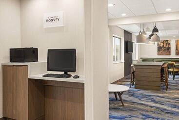 هتل Fairfield Inn By Marriott Warren Niles