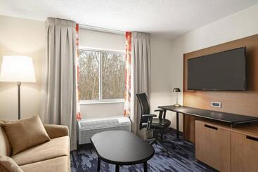 هتل Fairfield Inn By Marriott Warren Niles