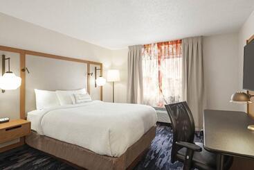 هتل Fairfield Inn By Marriott Warren Niles