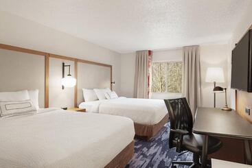 هتل Fairfield Inn By Marriott Warren Niles