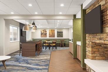 هتل Fairfield Inn By Marriott Warren Niles