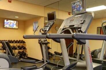 هتل Holiday Inn Express & Suites Phoenix   Mesa West, An Ihg
