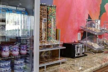 هتل Holiday Inn Express & Suites Phoenix Mesa West, An Ihg