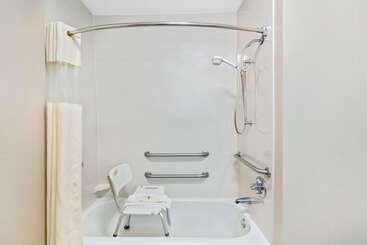 هتل La Quinta By Wyndham Knoxville Airport