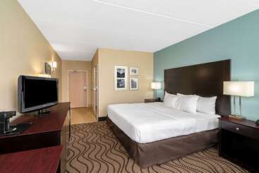 هتل La Quinta By Wyndham Knoxville Airport