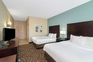 هتل La Quinta By Wyndham Knoxville Airport