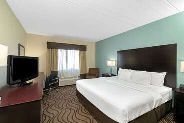 هتل La Quinta By Wyndham Knoxville Airport