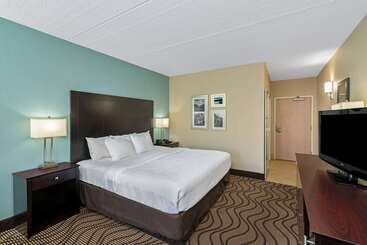 هتل La Quinta By Wyndham Knoxville Airport