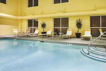 هتل La Quinta By Wyndham Knoxville Airport