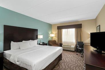 هتل La Quinta By Wyndham Knoxville Airport