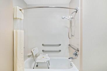 هتل La Quinta By Wyndham Knoxville Airport