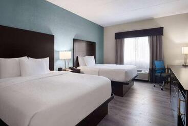 هتل La Quinta By Wyndham Knoxville Airport