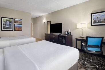 هتل La Quinta By Wyndham Knoxville Airport
