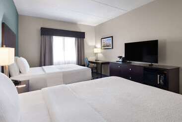 هتل La Quinta By Wyndham Knoxville Airport