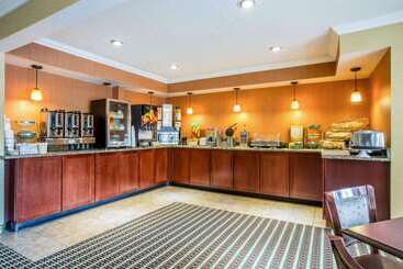 هتل Quality Inn Colchester  Burlington