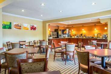 هتل Quality Inn Colchester  Burlington