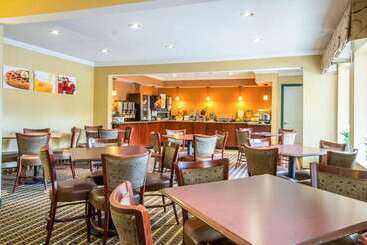 هتل Quality Inn Colchester  Burlington