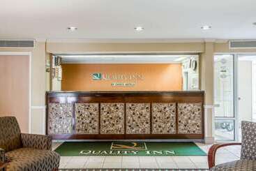 هتل Quality Inn Colchester  Burlington