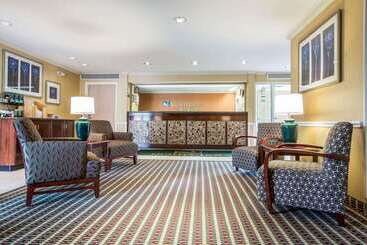 هتل Quality Inn Colchester  Burlington