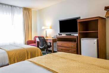 هتل Quality Inn Colchester  Burlington
