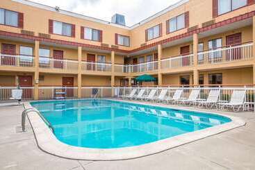 هتل Quality Inn Colchester  Burlington