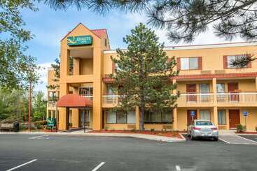 هتل Quality Inn Colchester  Burlington