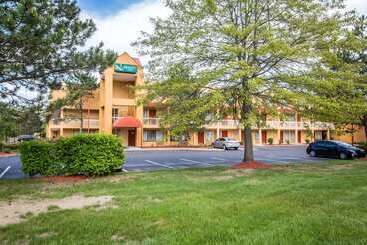 هتل Quality Inn Colchester  Burlington