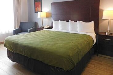 هتل Quality Inn Colchester  Burlington