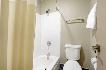 هتل Quality Inn