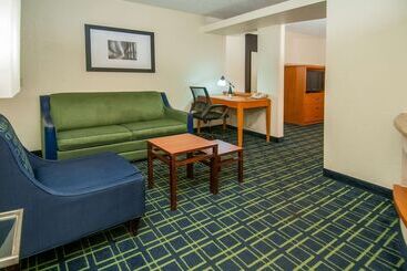 هتل Quality Inn & Suites