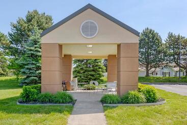 هتل Quality Inn & Suites Sandusky