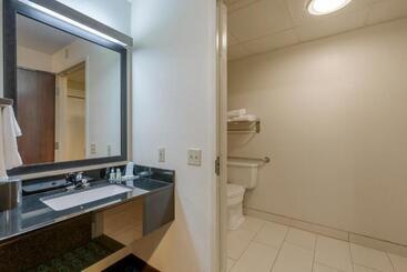 هتل Quality Inn & Suites Sandusky