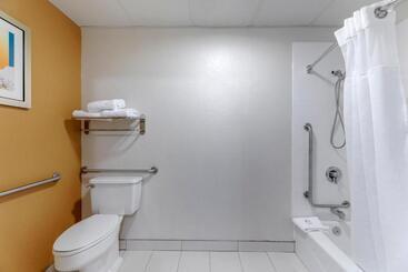 هتل Quality Inn & Suites Sandusky