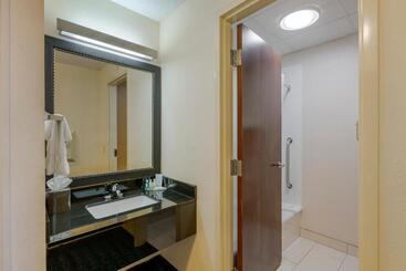 هتل Quality Inn & Suites Sandusky