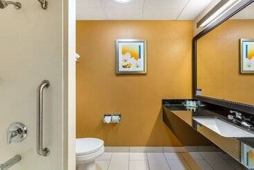 هتل Quality Inn & Suites Sandusky