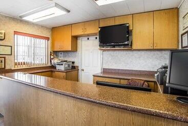 هتل Rodeway Inn Elko Downtown Area
