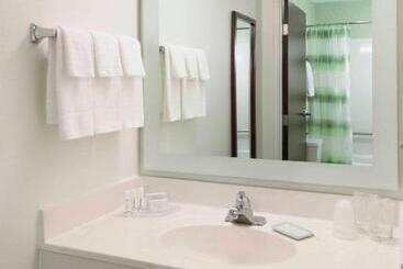هتل Springhill Suites Kansas City Overland Park