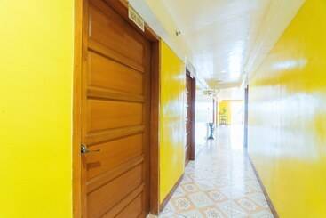 هاستل Reddoorz Near Golden Sarok Shrine
