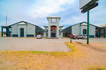 OYO Hotel Midland