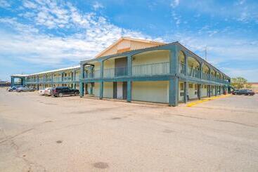 OYO Hotel Midland