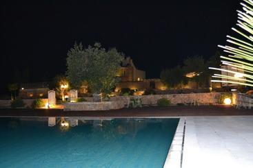 تختخواب و صبحانه Masseria La Tofala Benessere & Spa