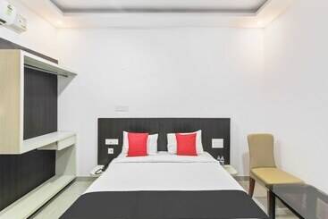 Capital O 35621 Hotel Durga International