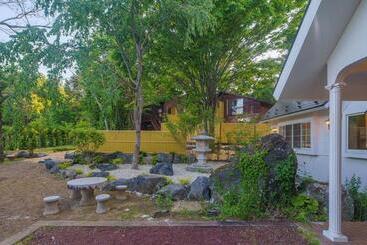 هتل Fujiyama Inn Conifer