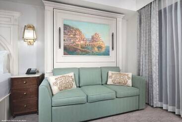 هتل Disney's Riviera Resort