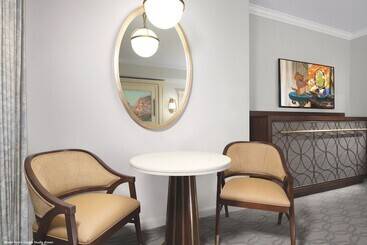 هتل Disney's Riviera Resort
