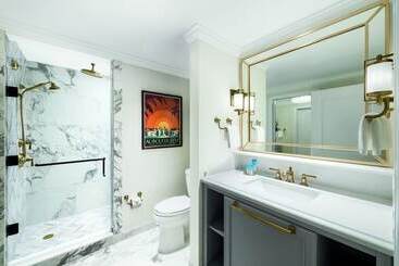 هتل Disney's Riviera Resort