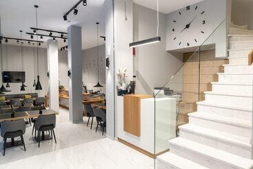 هتل Grand Port Suites