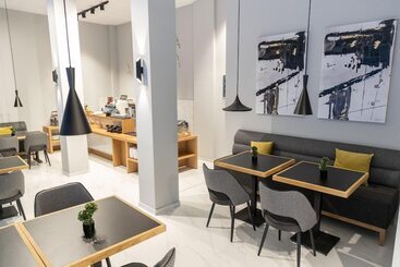 هتل Grand Port Suites