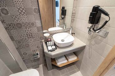 هتل Grand Port Suites
